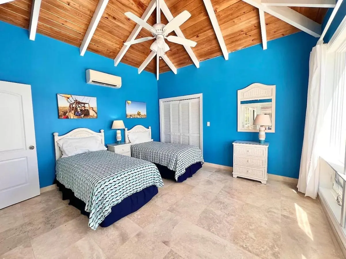 Holiday home Toes In The Sand Beach House Christiansted