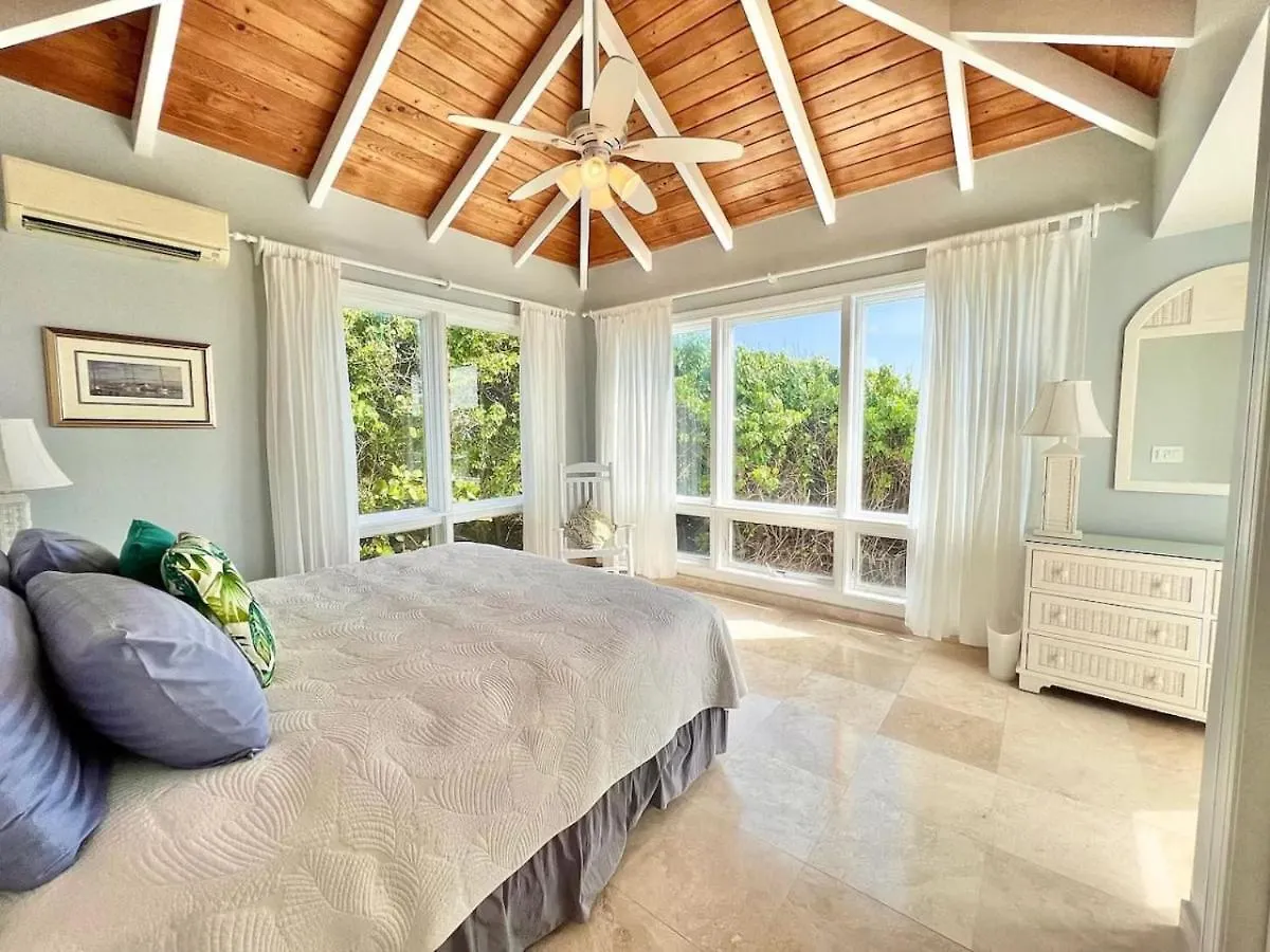 Holiday home Toes In The Sand Beach House Christiansted